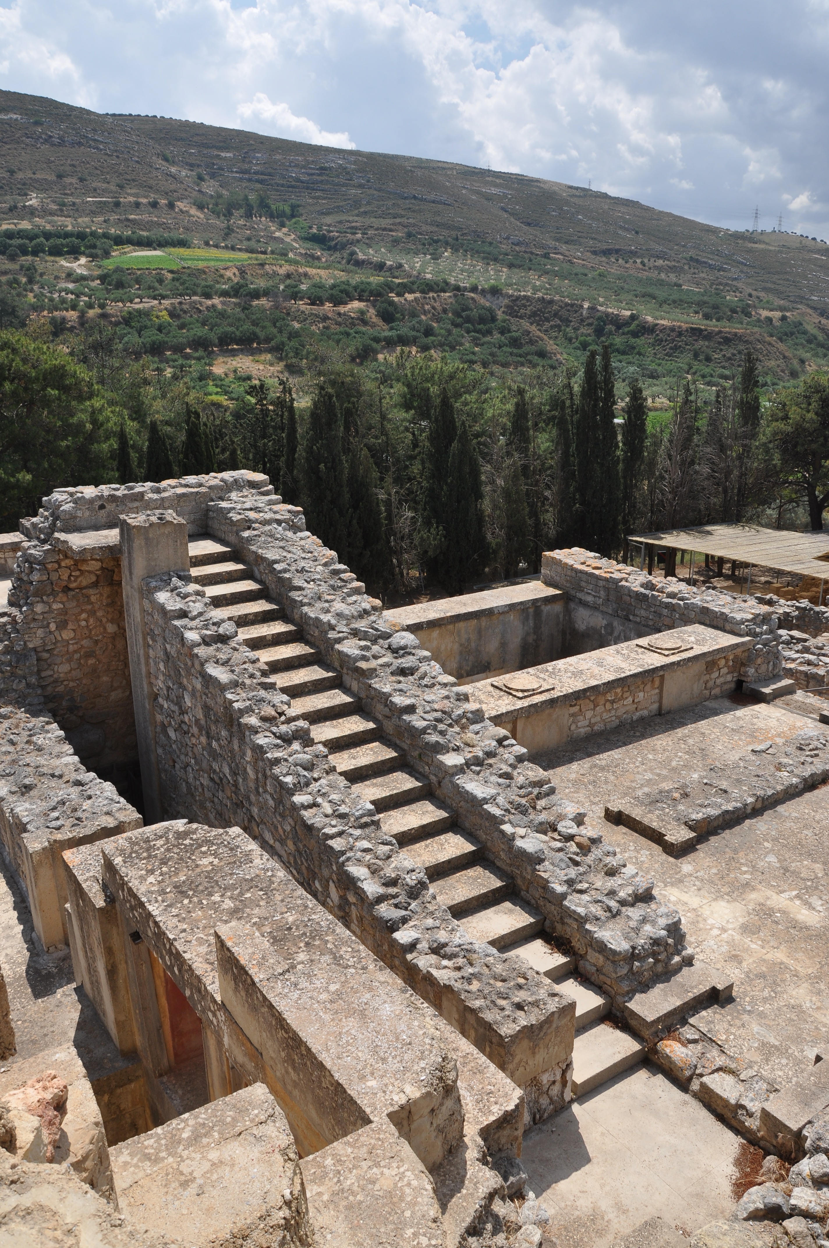 Immersive Experience at Knossos: Practical Tips and Recommendations for Visitors